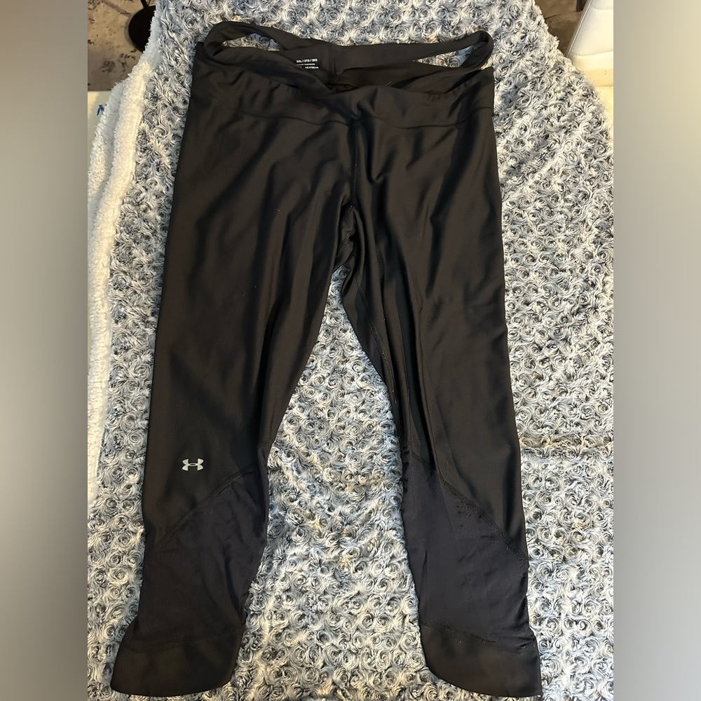 Under Armour HeatGear Mid Rise Cutout Ankle Leggings